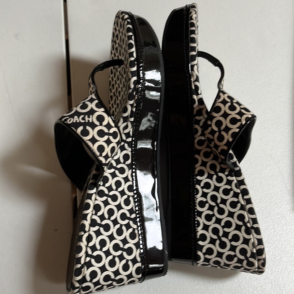 Coach size 10 black & creamy white thong wedge heel patent leather trim - Picture 9 of 13